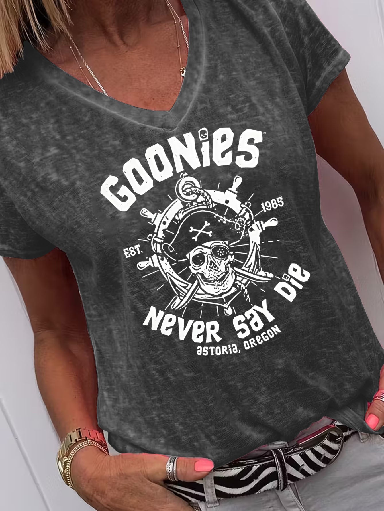 Goonies Movie " Never Say Die" Skull T-shirt for Women, Astoria Oregon Souvenir T-Shirt