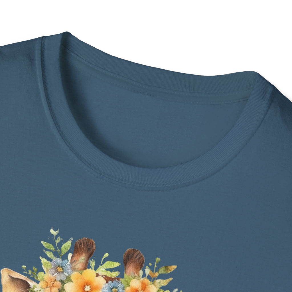 Floral Giraffe T-Shirt, Cute Animal Shirt, Unisex Tee, Animal Lover Gift, Casual Wear, Summer Fashion